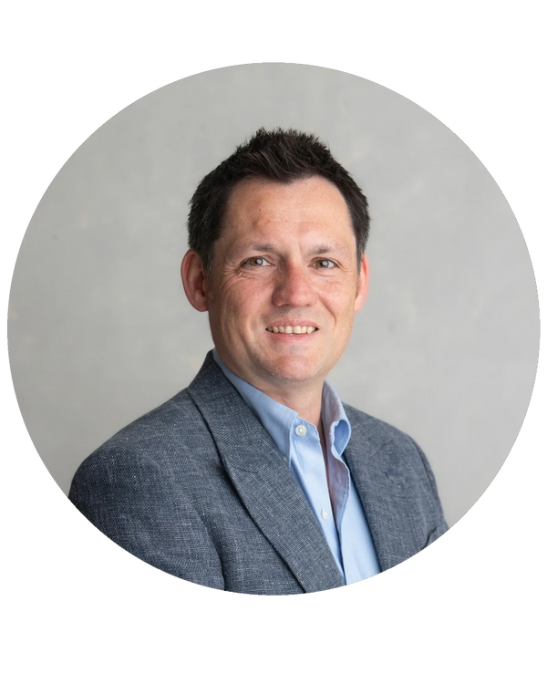 Mr Raymond Oliphant, Consultant Colorectal and General Surgeon (robotic colorectal & hernia surgery)