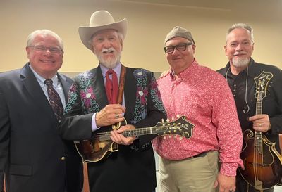 FROM L TO RIGHT
KYLE CANTRELL, DOYLE LAWSON, RICK DOLLAR AND DANNY ROBERTS.