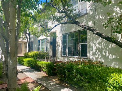 467 Midvale Avenue, Westwood, CA 90024