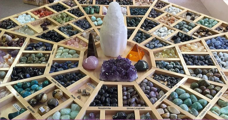 Over 100 tumbled stones. Celestite, lapis, malachite, selenite, amethyst, ametrine, k2, pyrite