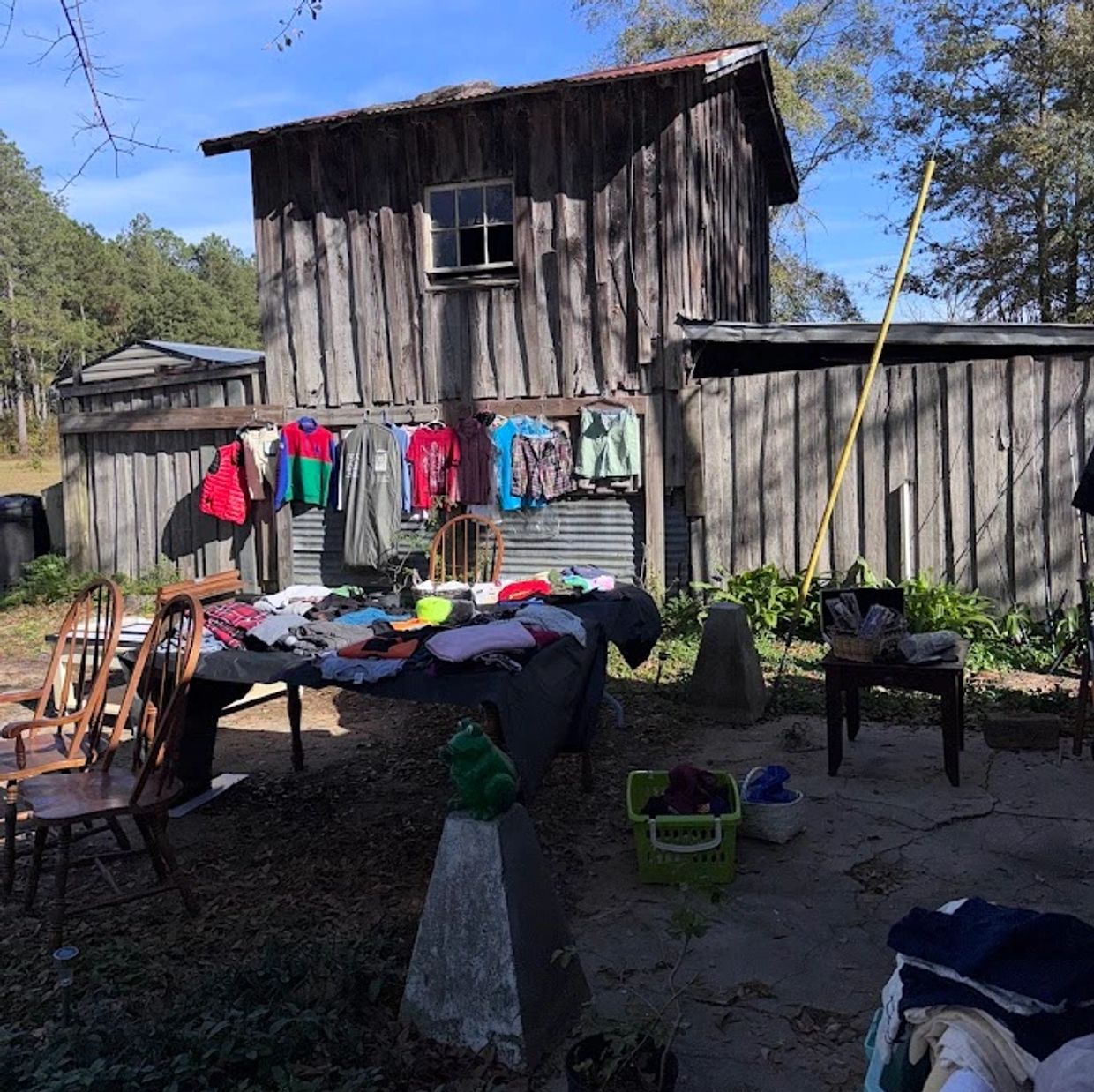Picture of yard sale