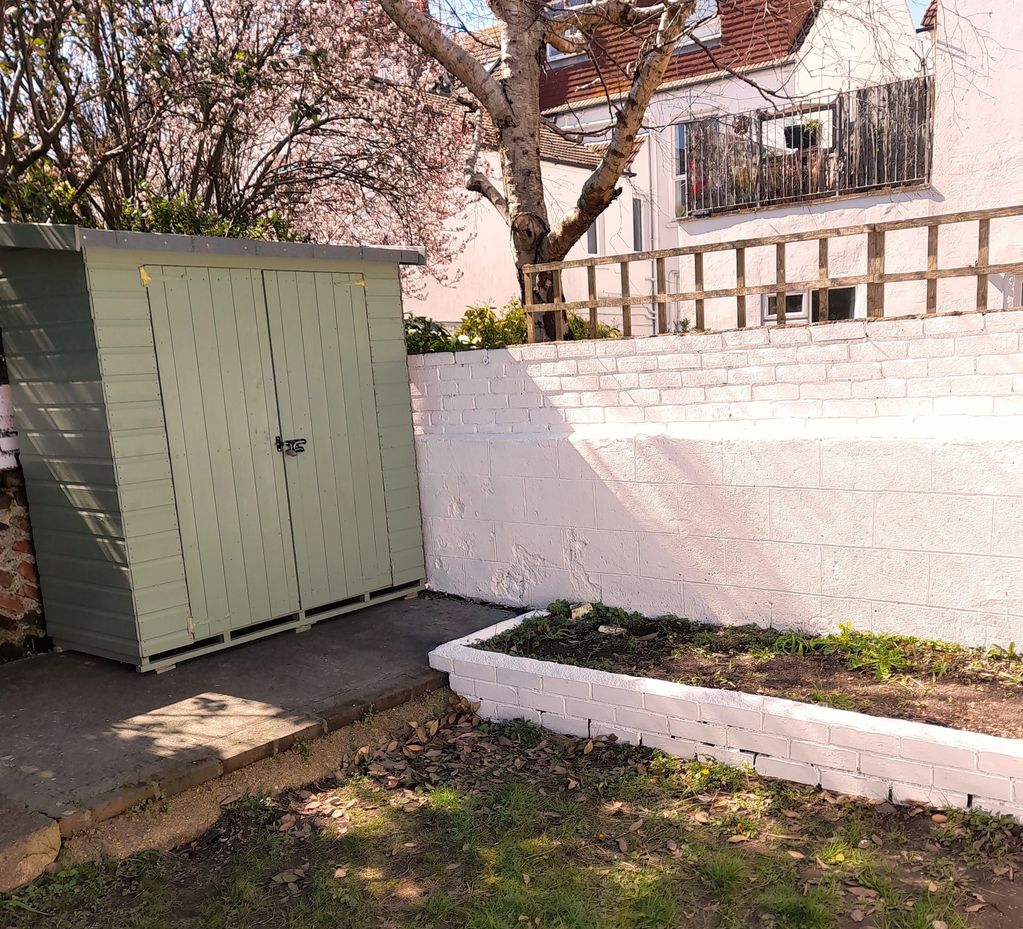 Shed Painting Sutton