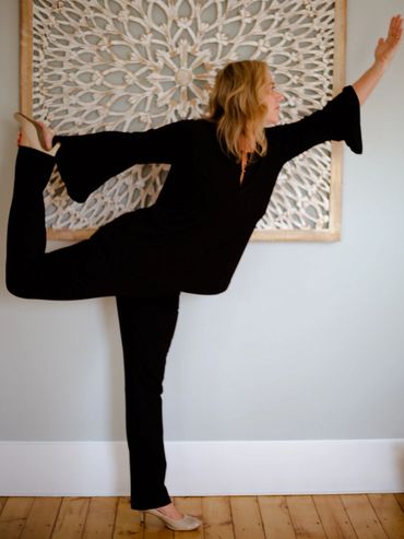 Lori Wallace Evolve Life Wellness, yoga, reiki, sound healing, meditaiton