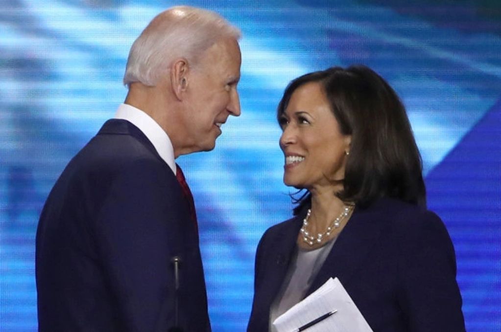 PHOTO: BORROWED FROM NEW YORK POST "Biden spotted with Kamala Harris talking points as VP specula...