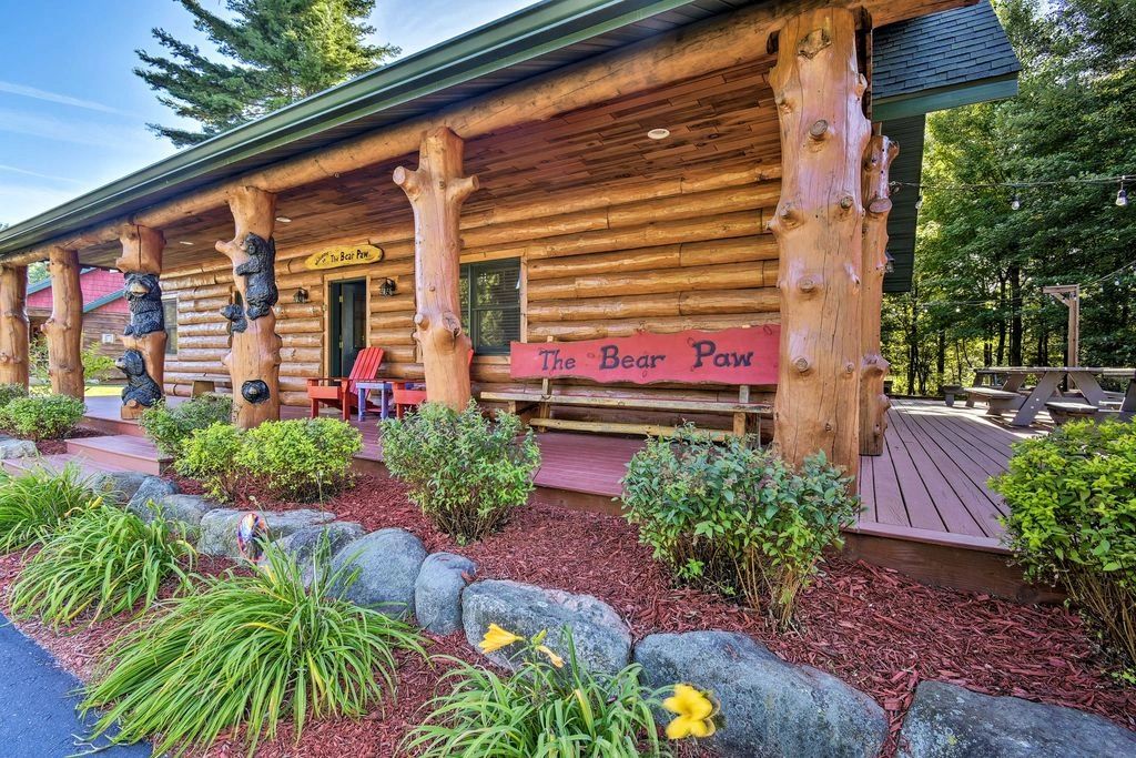 The Bear Paw Stay Wisconsin Dells