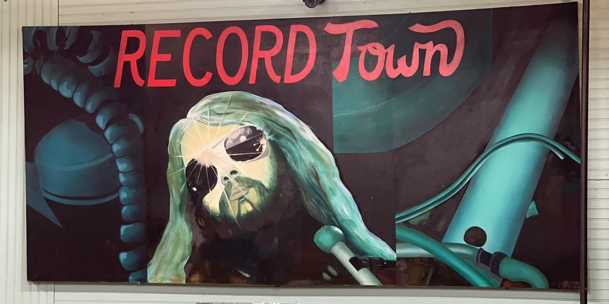 Record store in Scranton, vinyl records, Leon Russel, Rock and Roll, vintage vinyl shop record store
