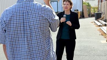 Linda played by Deborah Tighe the reporter and Joe her camera man played by Shawn Shillingford.