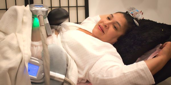 Fat Freeze Treatment cryolipolysis results and pricing chicago. Pinky Promise Beauty fat reduction.