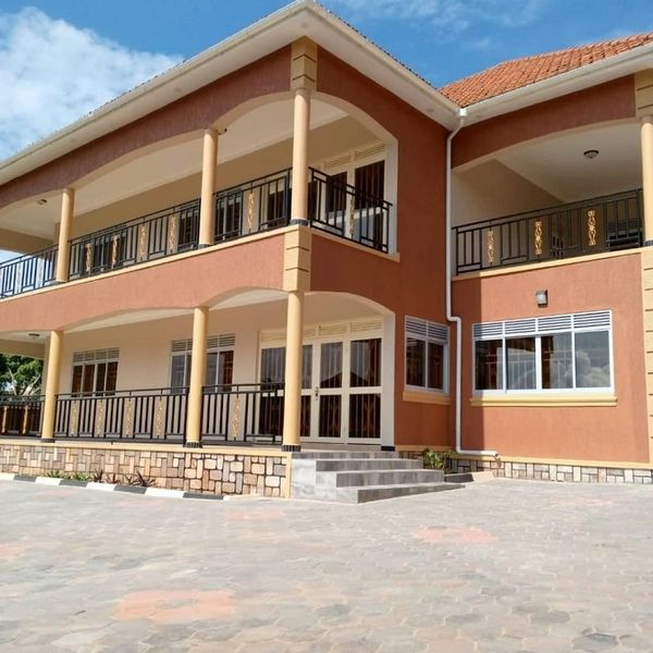 New constructed flat house available for sale at Bwebajja on Entebbe.
http://sivoagency.com/