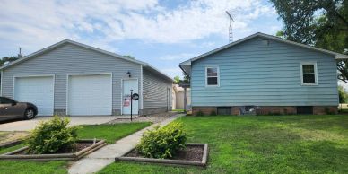 807 Plevna Palmer NE Great Home with Large Garage