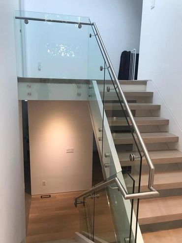 Residential Glass railing Toronto, Frameless glass railing