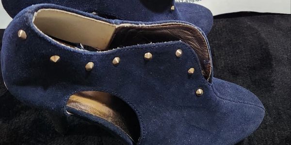 Our Women's Shoes are always popular because they are truly unique treasures. US Size 6