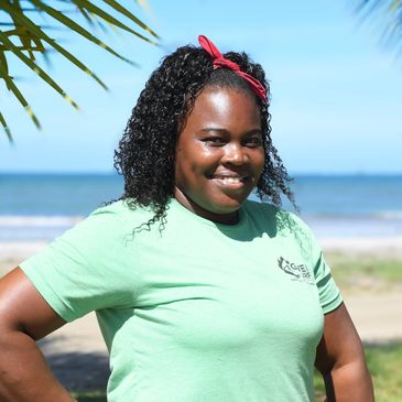Nikeysha Calimore | Bocas Teacher at Give & Surf Bocas del Toro