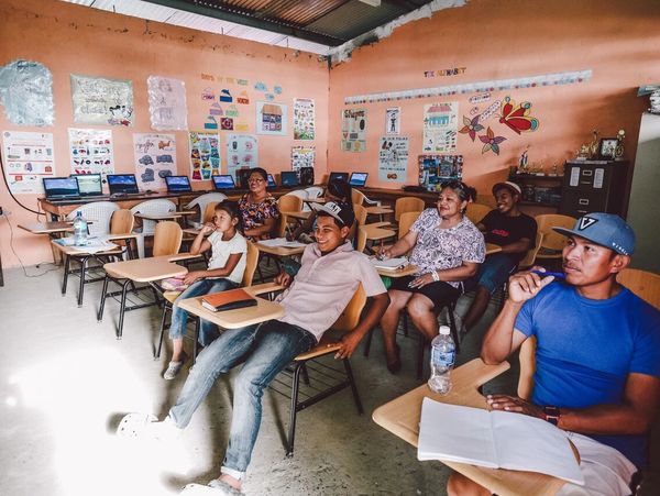 Give & Surf offers English classes weekly at our Bocas & Bastimentos Community Centers.