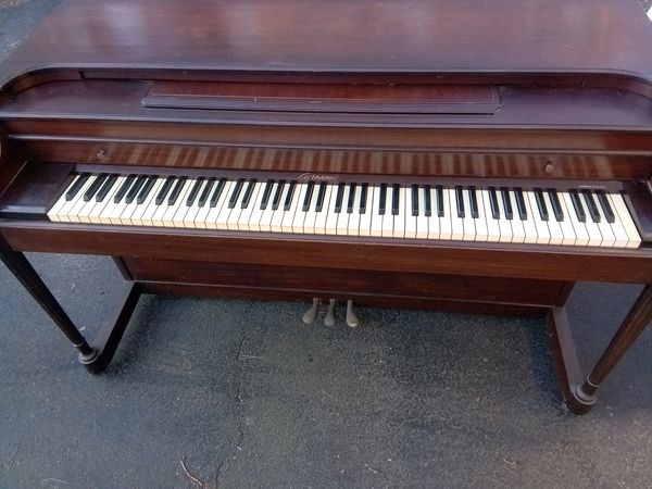 VERY NICE PIANO 
$350 DELIVERED 
JACKSON NJ
7324564806