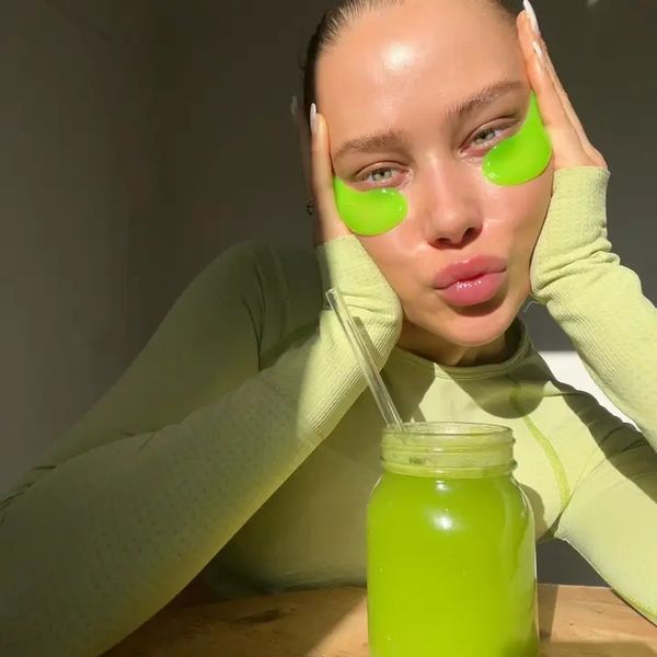 Amazing cooling hydrogel eye mask made with Green Tea, Caffeine, Multi-Molecular Hyaluronic Acid