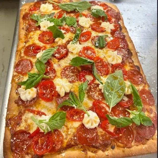 Leona's Pizzeria McHenry, IL