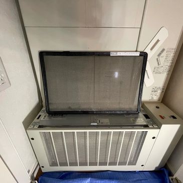 三菱、デンソー、アズビル、東芝、パナソニック、他全館空調機の分解清掃を実施しています。