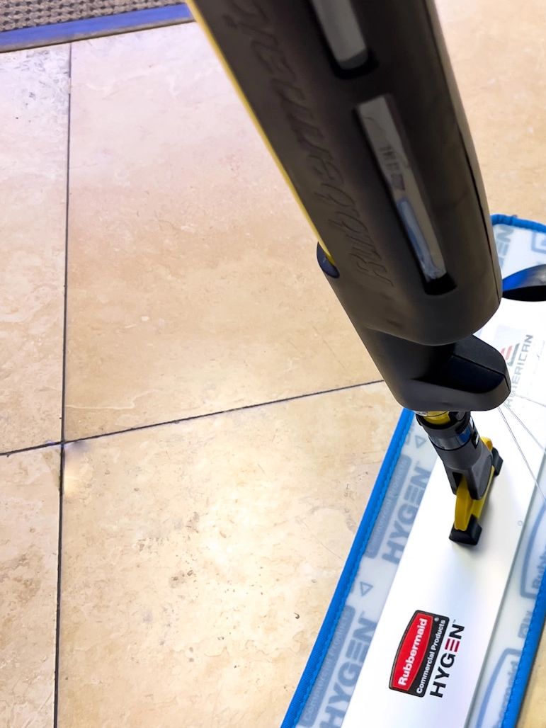 Pictures showing a pulse mop flat mop in action