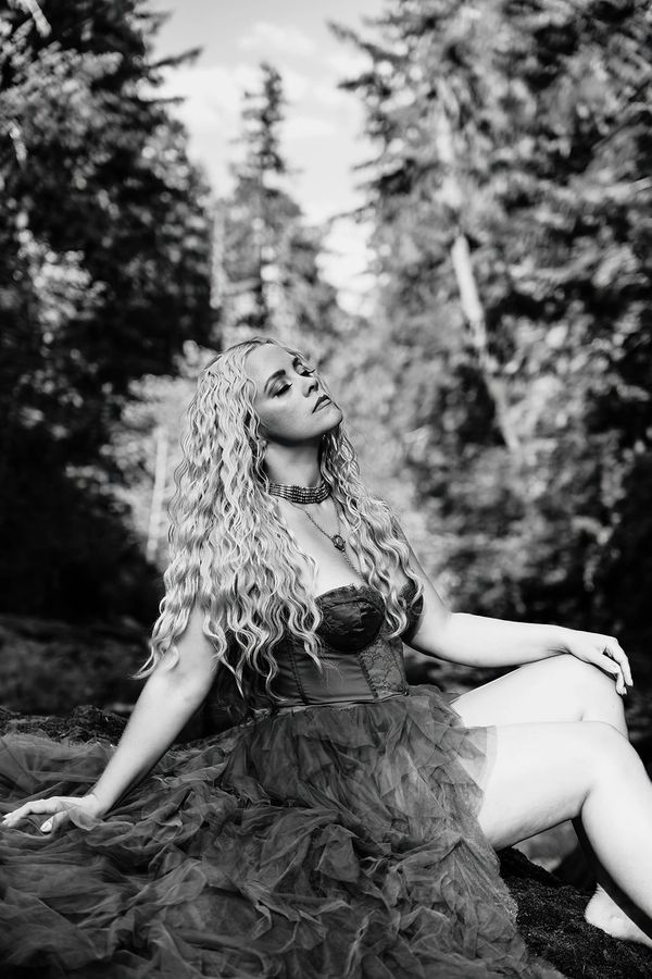 Leah Justine at the Deschutes River. Album art for her country music single "Don't Even".