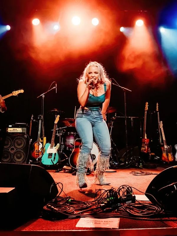 Leah Justine is a Pacific Northwest artist delivering dynamic live country music entertainment