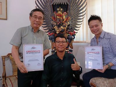 With Mr Kusuma of Genta and Mr Dennis of KRTC.