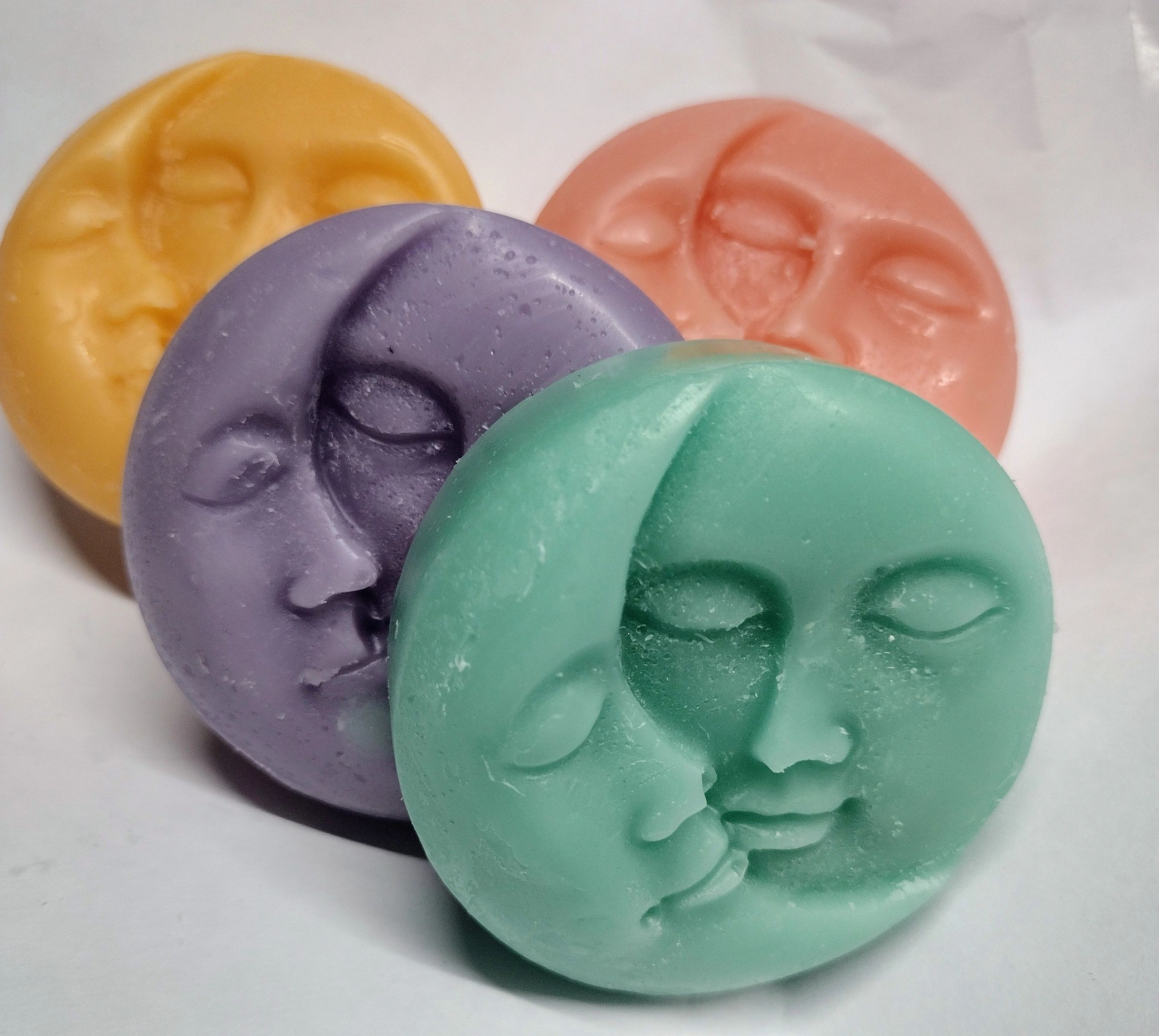 sun with moon faces round conditioner bar