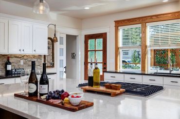 Enjoy Oregon wine country with your friends and family