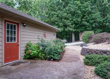 Detached garage of Branson Home For Sale