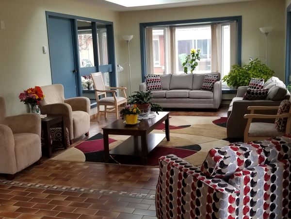 Cozy Meeting Spaces for Residents and Families at Conestoga Crest in Drayton, Ontario