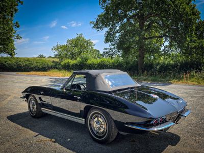 1963 Chevrolet Corvette C2 Sting Ray in Tuxedo Black for sale at Supercar Group