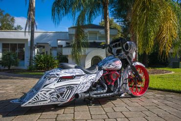 Custom Street Glide. Harley-Davidson.
