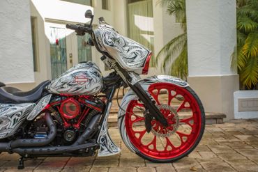 Custom Bagger. Harley-Davidson.