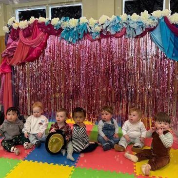 Babies, Toddlers, 1st Birthday Party, Hop Little Broadway Party, Musical Babies, Party baby, Tooting