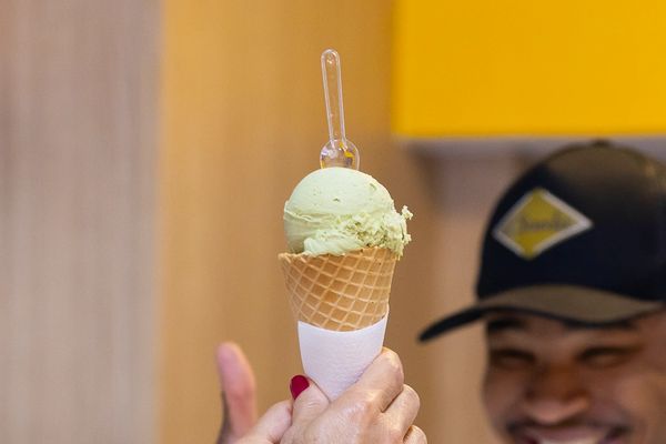 Casquinha entregue por atendente da il Sordo.