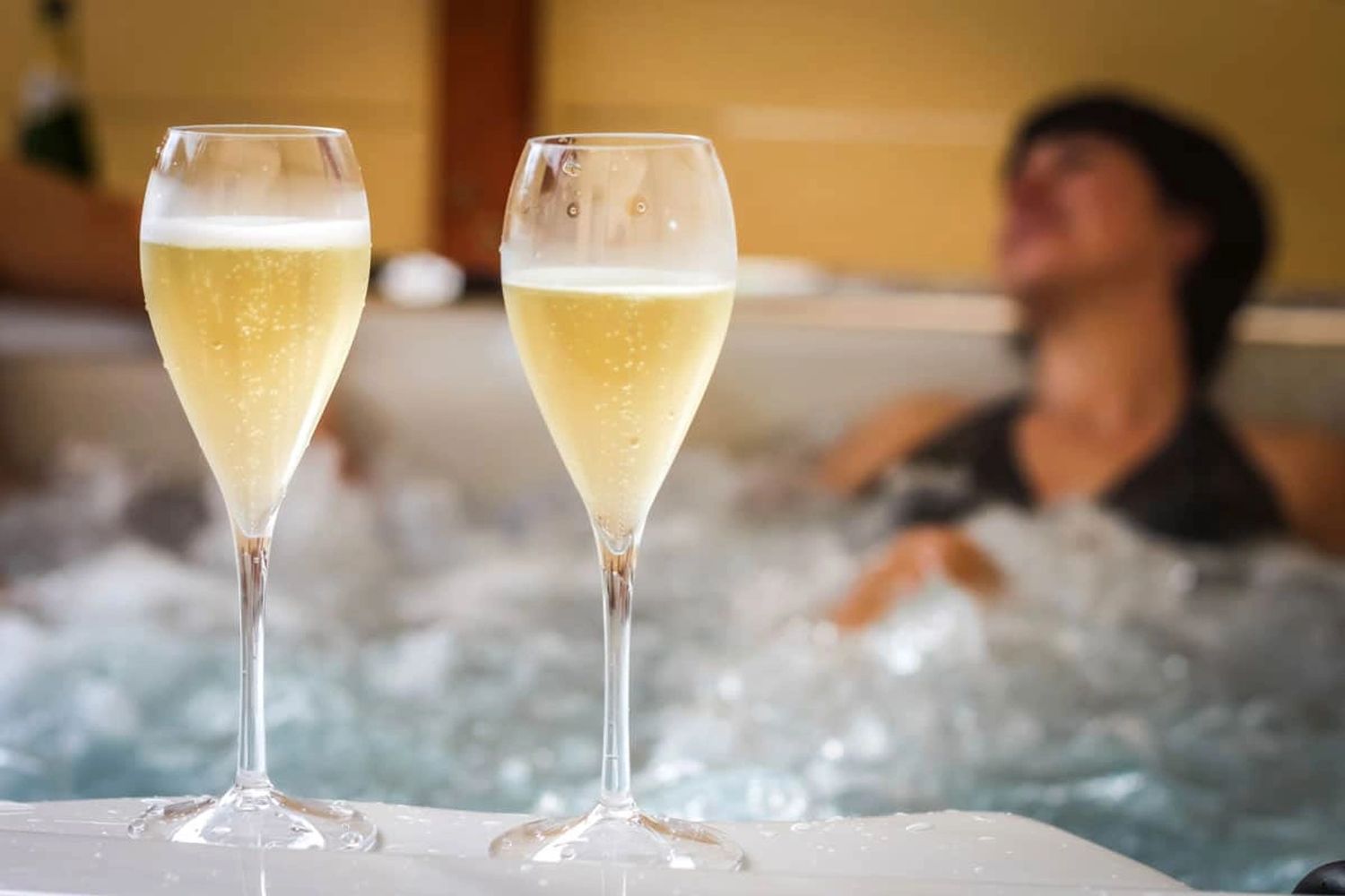 Valentines Day Sauna Spa Couples Luxury Giftcard Vouchers Ideas Champagne Lovers Sauna Hot Tub Jacuz