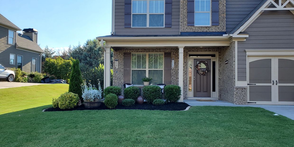 Shrub trimming example in Cartersville by Georgia Lawn Pro 