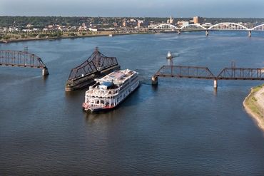 American Queen passing through Crescent Rail Bridge