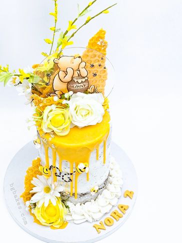 Winnie the pooh cake
