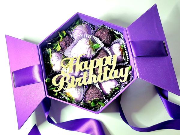 marbled chocolate co ered strawberries