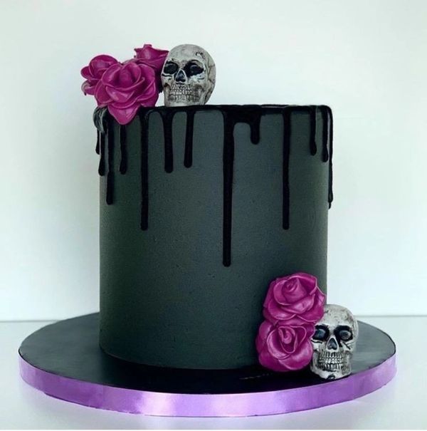 Black and purple cake with skulls
