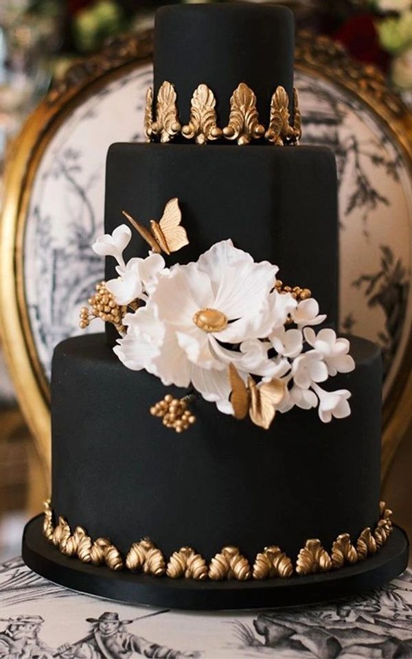 Black and gold wedding cake