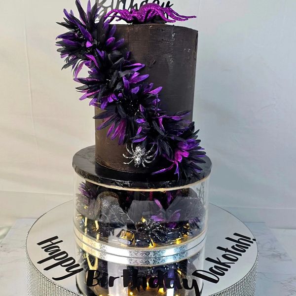 Black and purple Skull cake