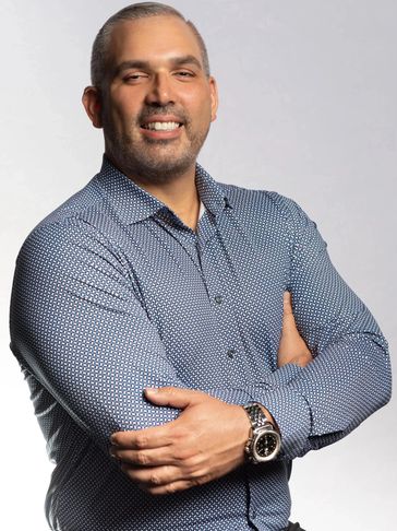 Eulises Ibarra is a Mortgage Broker