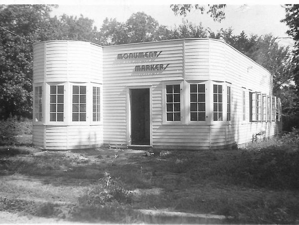 Ozark Memorial Company in 1940