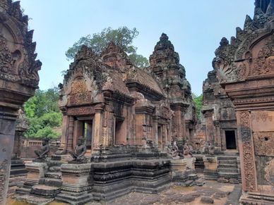 Banteay Srei
The best of angkorian art
tfortravels.com
Toofan Majumder
Cambodia
Beyond Angkor