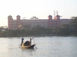 Howrah Station
Busiest Railway station in the world
Biggest Railway station in the world