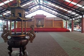 Jenjarom
Zen Buddhism
Fo Guang Shan Dong Zen Temple houses relics of Buddha.
Selangor, Malaysia