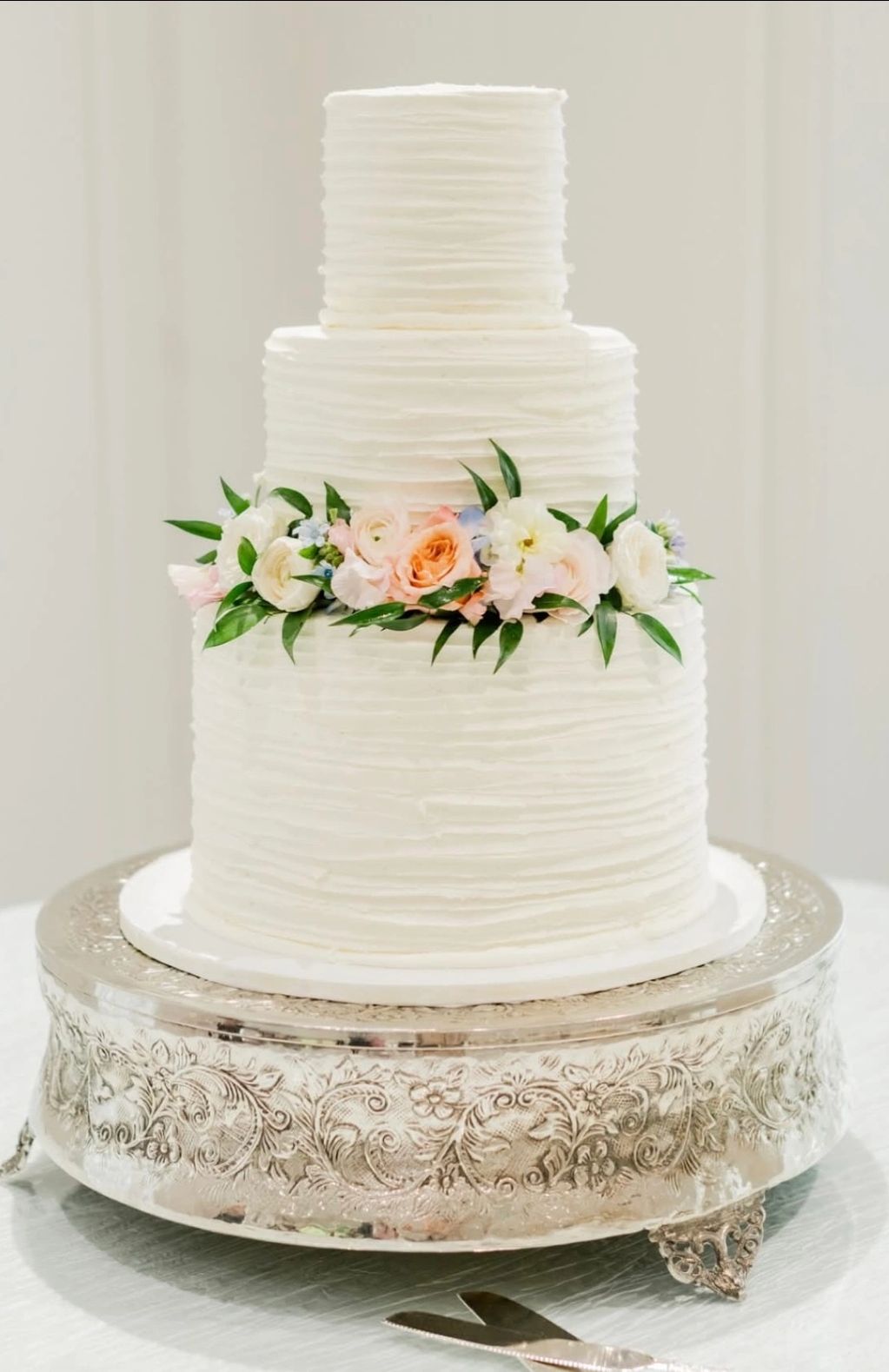 Simple design with elegant flowers