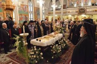 Funeral
Biserica Ortodoxa ne invata ca moartea este despartirea sufletului de trup. Sfanta Scriptura